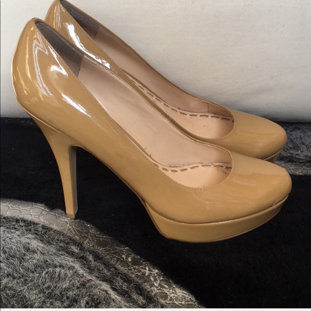ENZO ANGIOLINI | Nude Patent Leather Heels